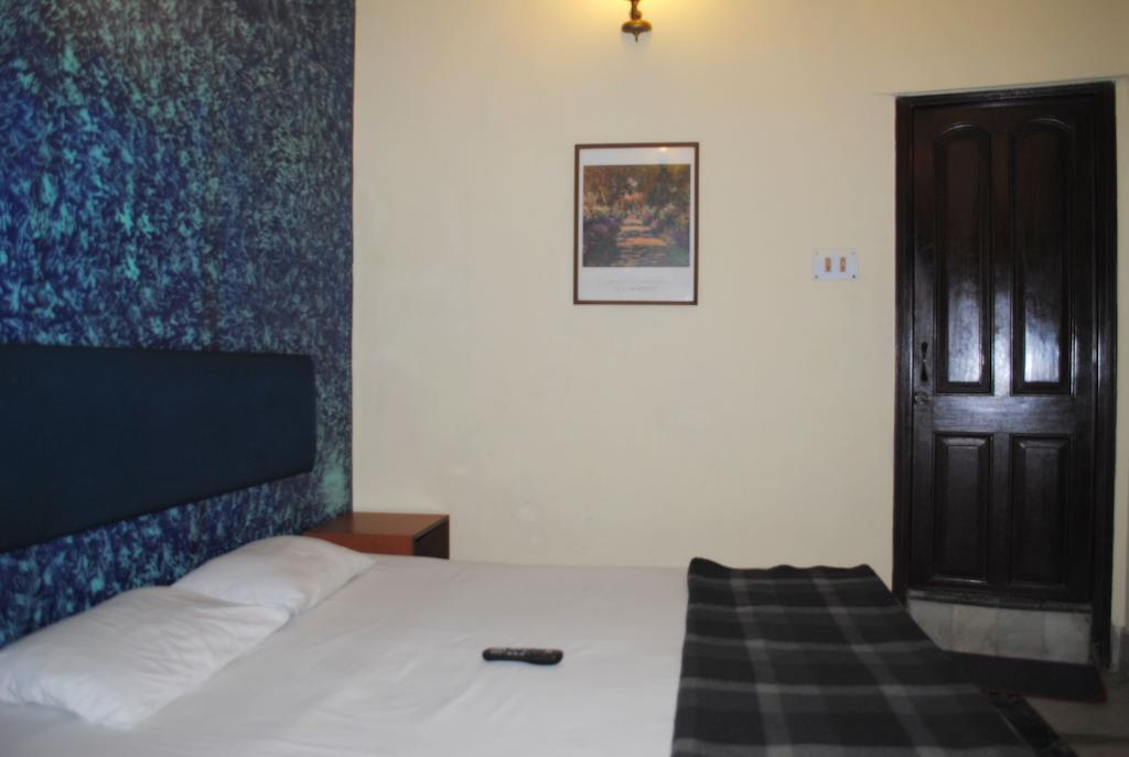 כלכותה Hotel Esplanade Chambers חדר תמונה